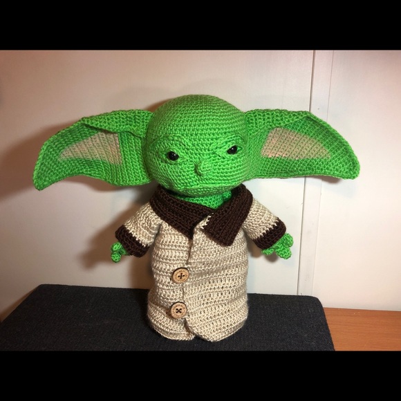Big Crochet Yoda - Picture 2 of 2